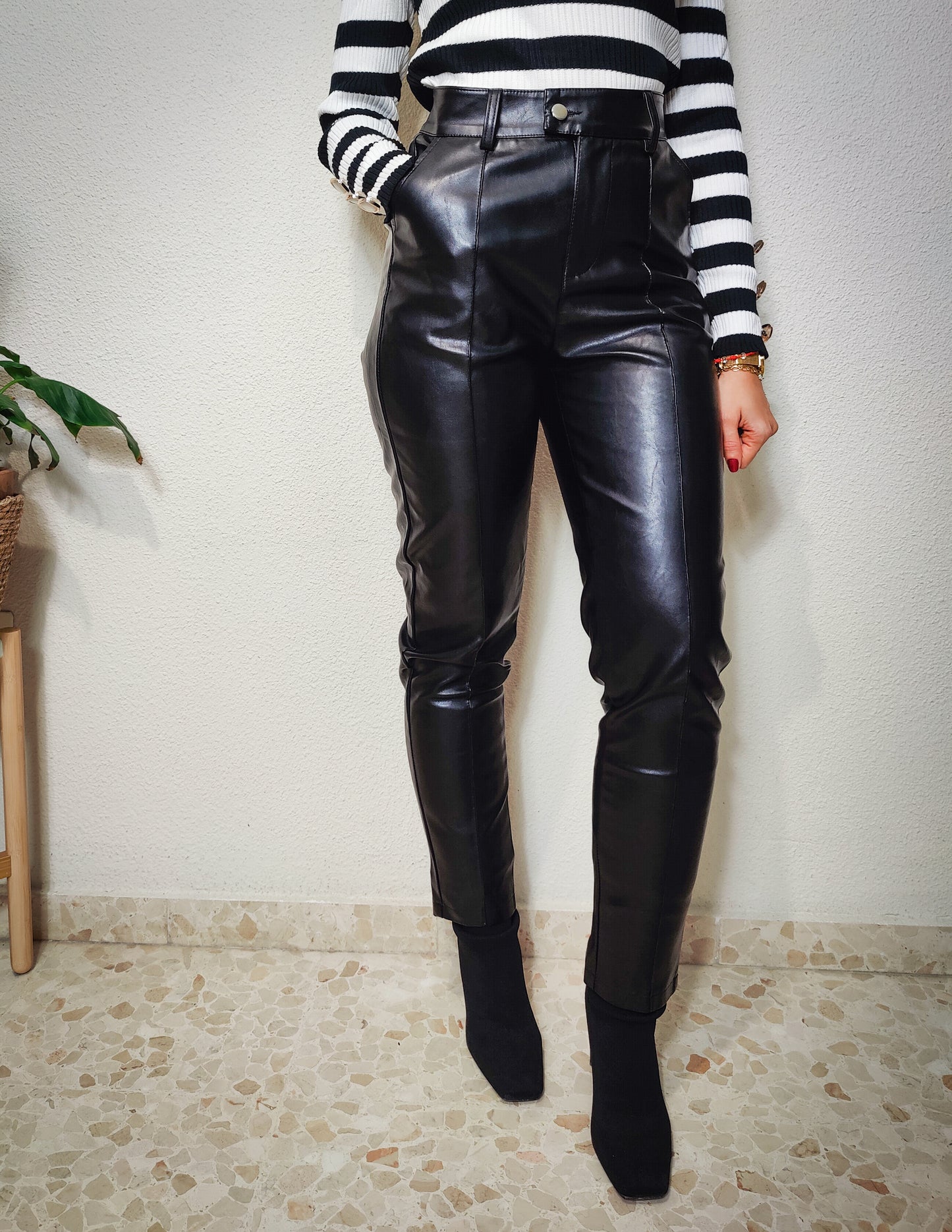 Pantalón Cuero Recto