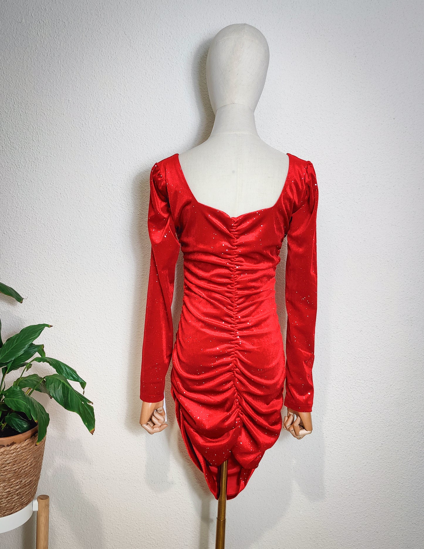 Vestido Scarlet Glow